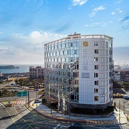 Shin Shin Hotel Jeju Worldcup Согвіпо Екстер'єр фото